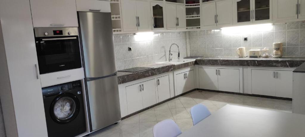 Appartements Nia Confort, Plein Centre Ville, Avec Terrasse Fez Exterior foto